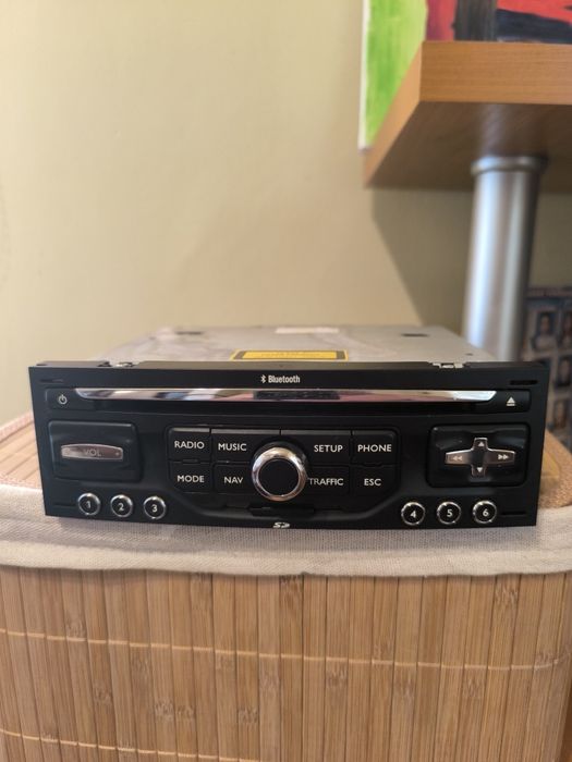 Radio CD cu navigație Peugeot Citroen, originală.