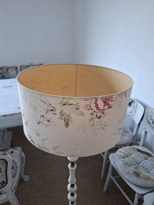 Лампион за под на стойка