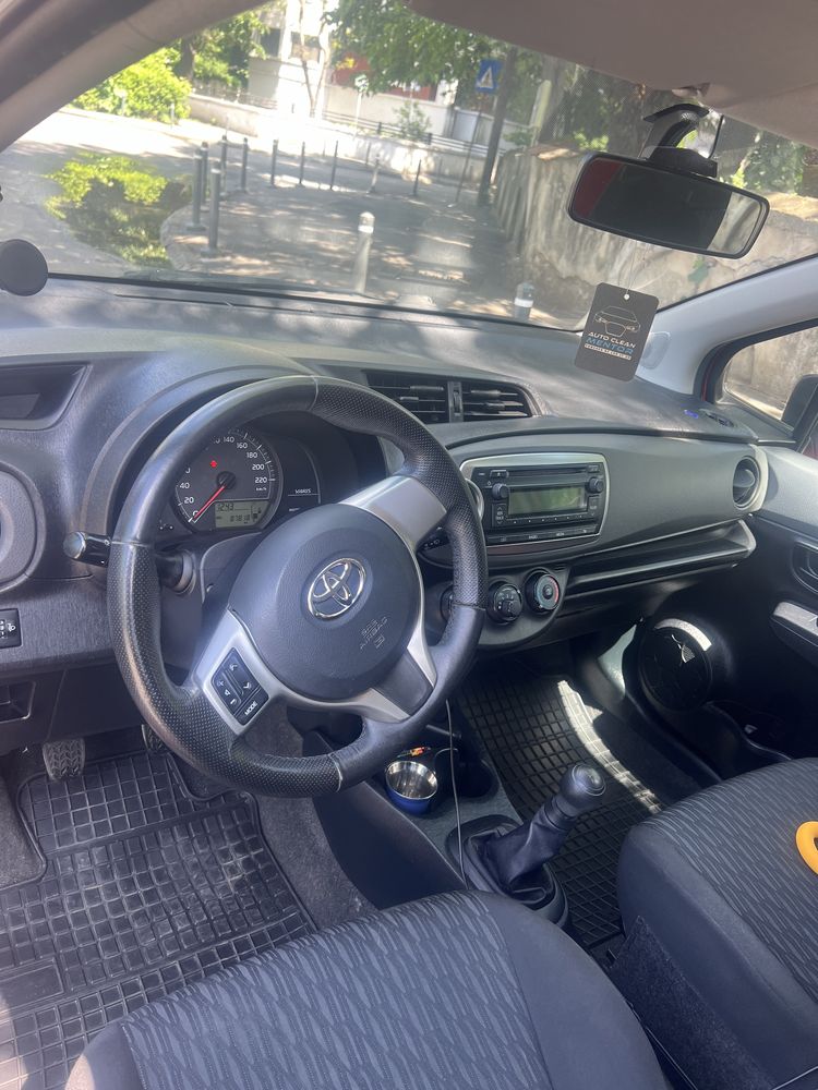 Toyota Yaris 2012