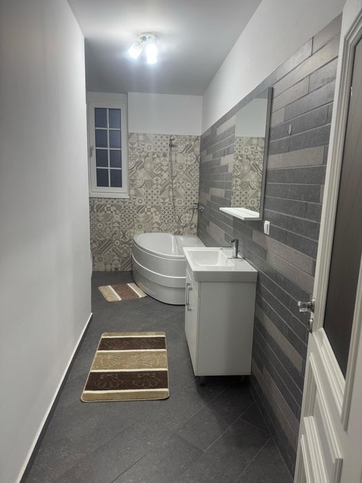 De Inchiriat  Apartamen Decomandat 2 camere Cartierul Visoianu!