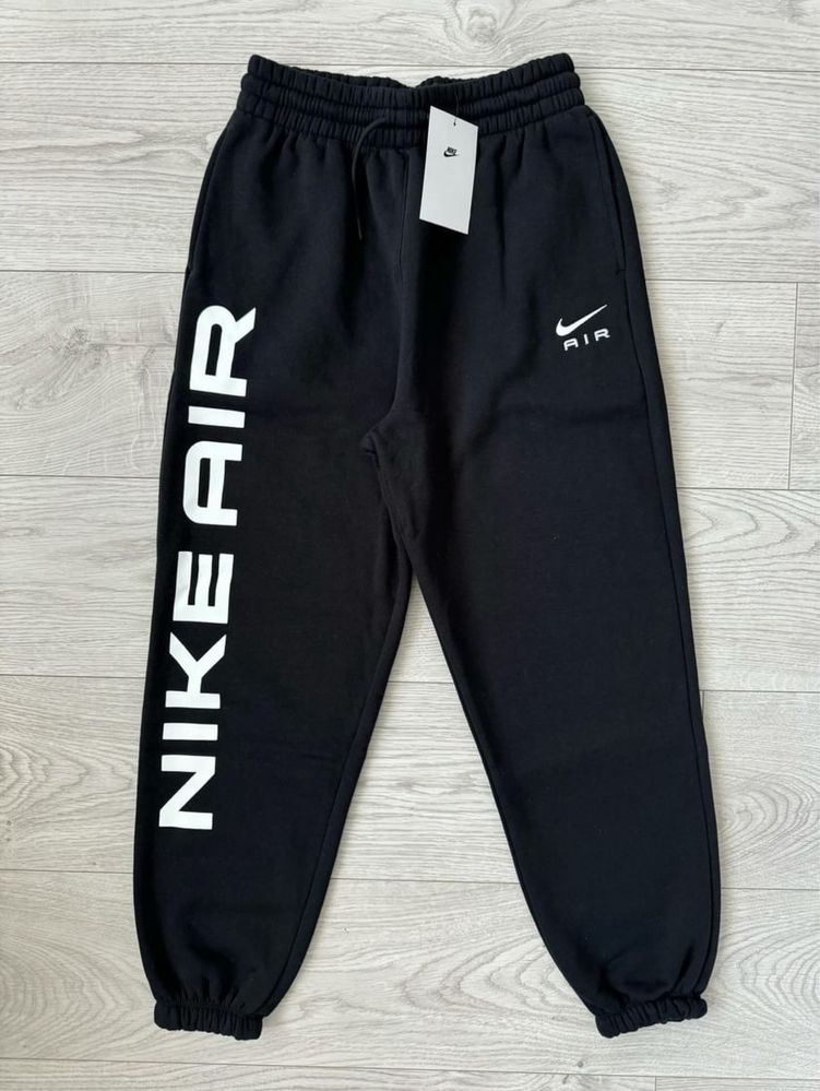 Nike Air нов екип