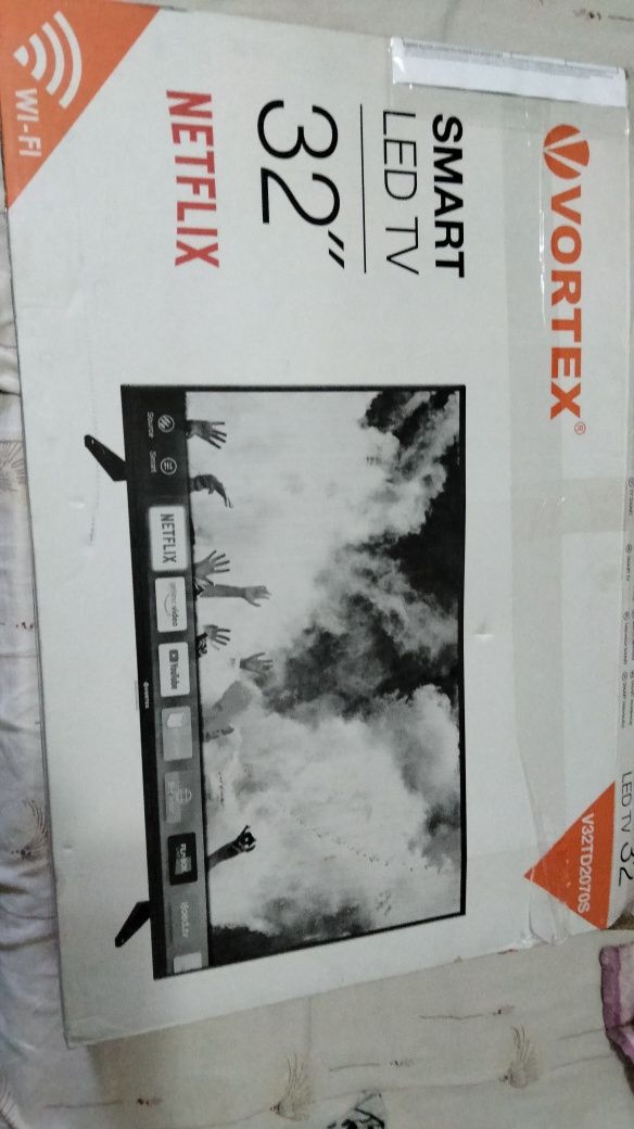 Tv. Led Smart -4ani garanție,folosit 14 zile ,Preț 500 roni