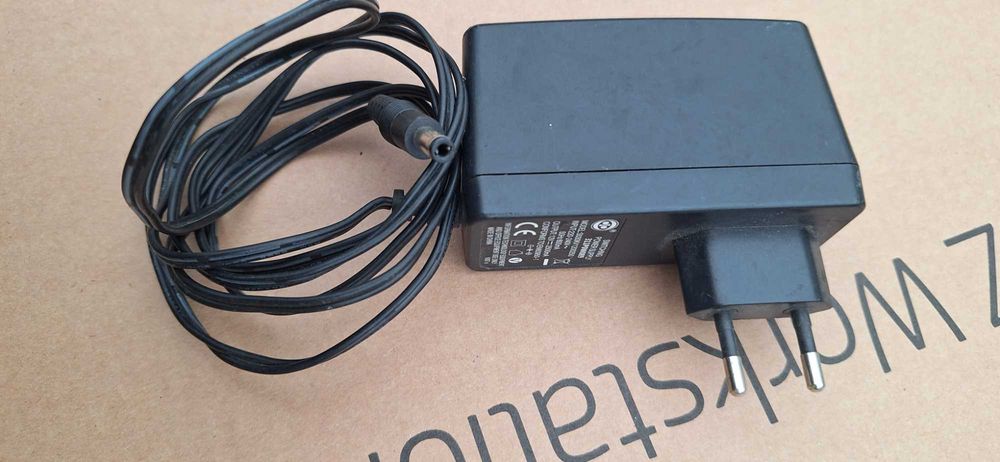 Alimentator 12V de la 2 la 4A