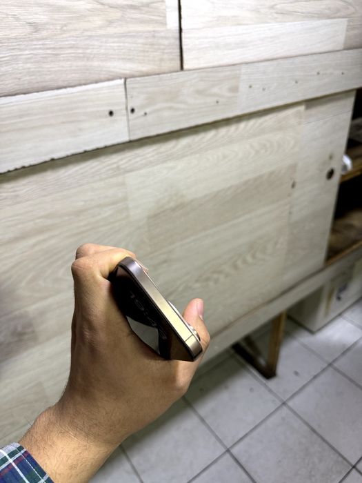 Iphone 16 pro max  ibial