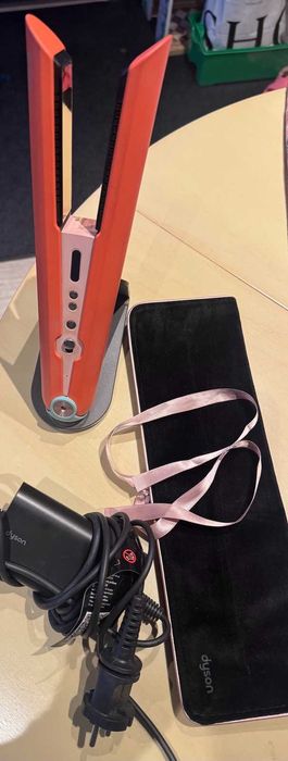 Dyson corrale преса за коса