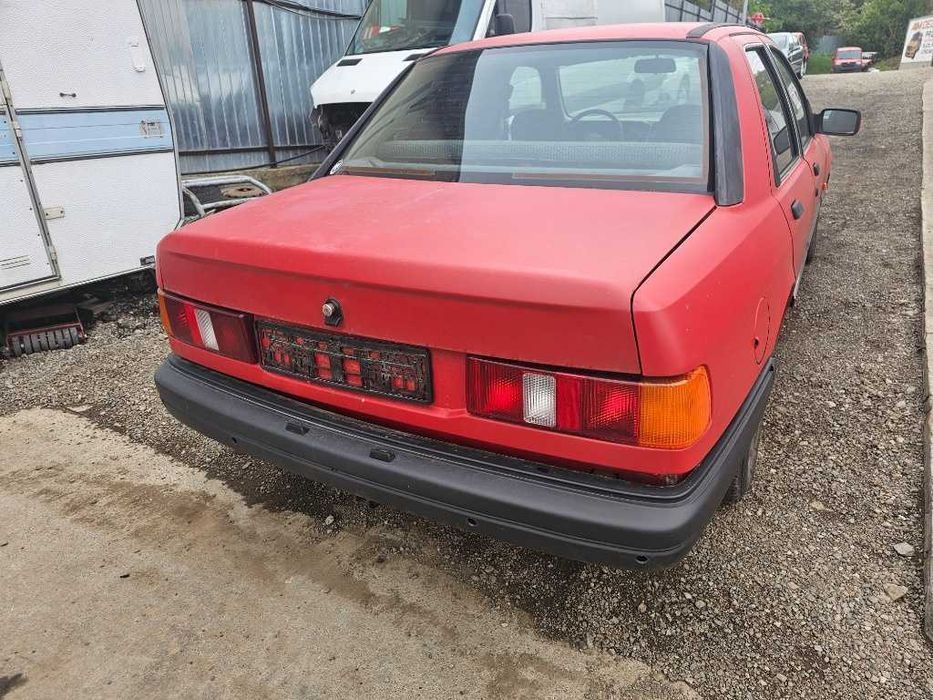 Dezmembrez Ford Sierra 2.0 i CL 74KW tip FORD N4 an 1989