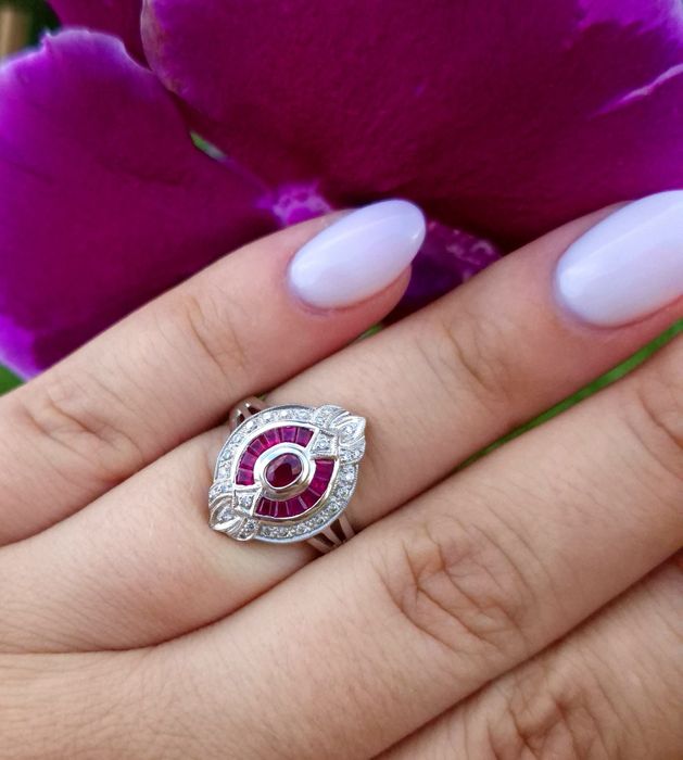 Inel Art Deco din aur de 18K cu diamante si rubine naturale