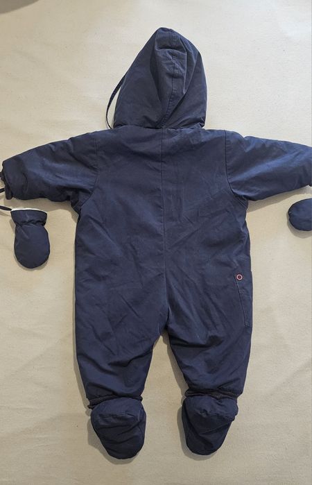 Combinezon gros cu botosi si manusi 3/6 luni