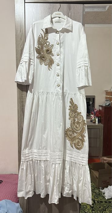 Платья вечерние