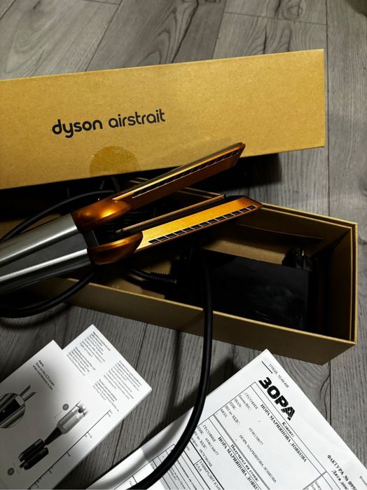 Преса за коса Dyson Airstrait