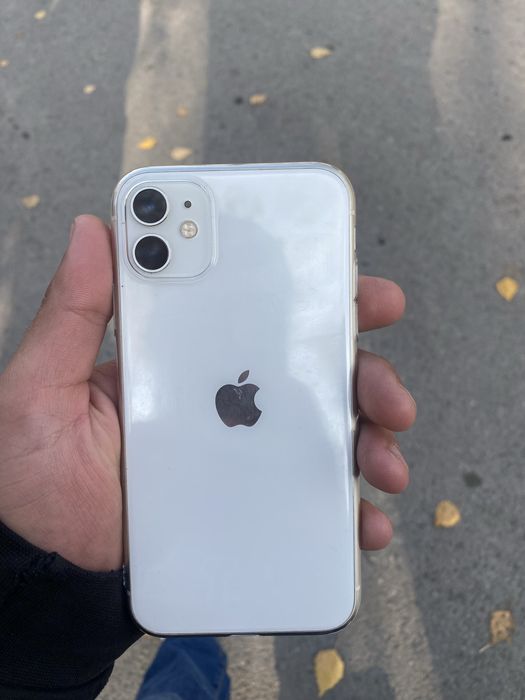 Продам айфон 11