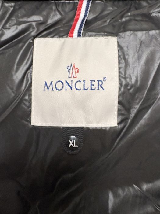 Geaca Moncler montebeliard