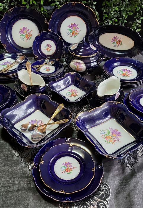 Ръчно рисуван антикварен сервиз за хранене