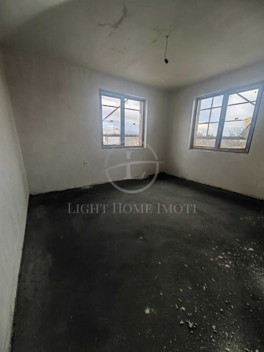 Продава се Тристаен апартамент в Пловдив, Остромила - 150 кв.м за 987 €/кв.м - Снимка #3