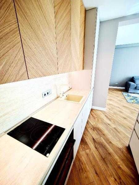 продавам тристаен апартамент в Кръстова вада