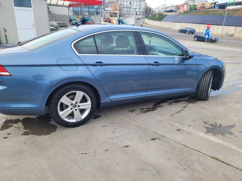 Vind Passat b8 an fabricație 2015 euro 6 pret 9300 euro