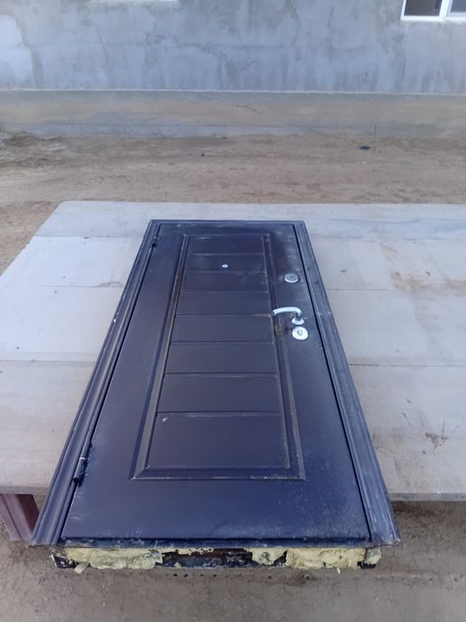 Сырткы есик сатылады