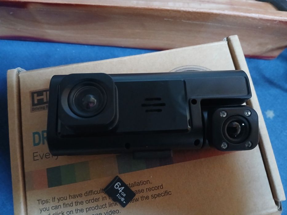 Camera auto dual HD.