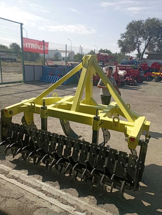 Плуг чизельный навесной ПЧН 2.3 Шпоровый каток