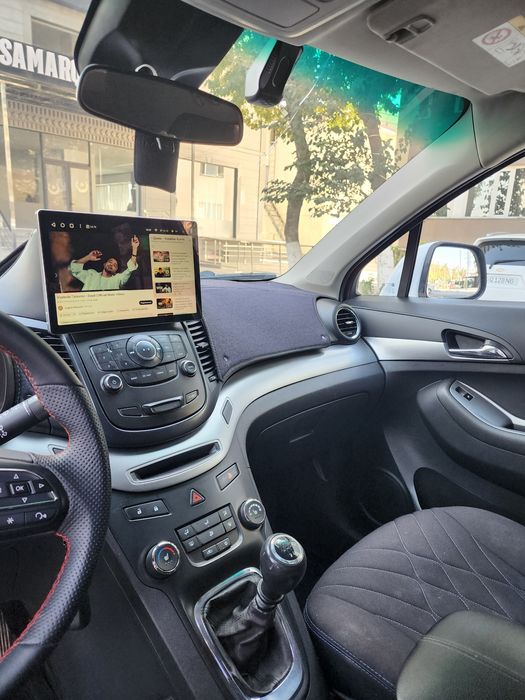 Chevrolet Orlando 
2 pozitsiya
2014 yil 
303ming
Oldi chap kiriloda pe