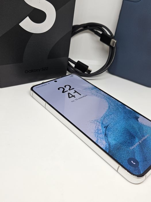 Samsung Galaxy S22 128Gb/8Ram White