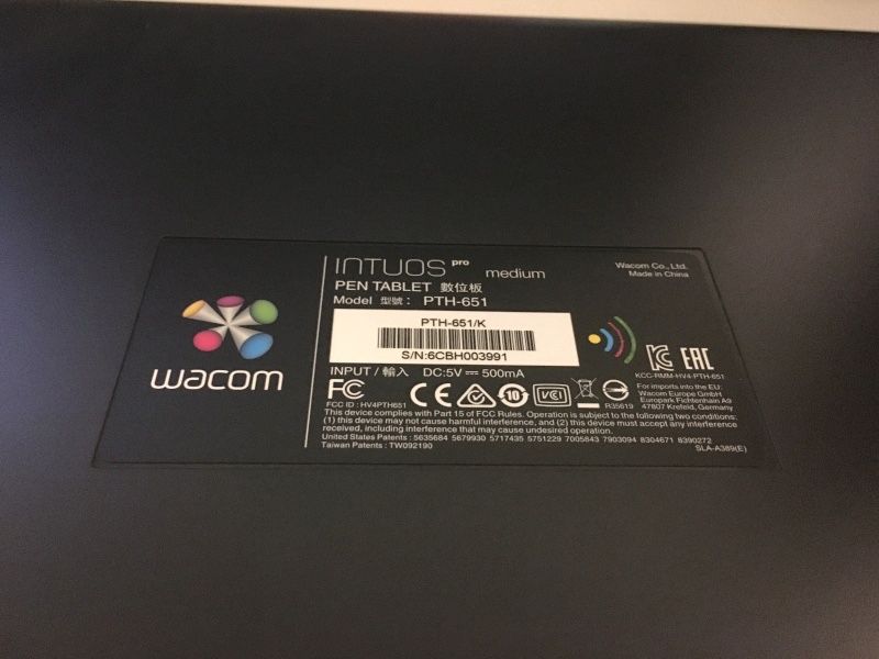 Графический планшет Wacom Intuos Touch Medium Tablet PTH-651/K (2013)
