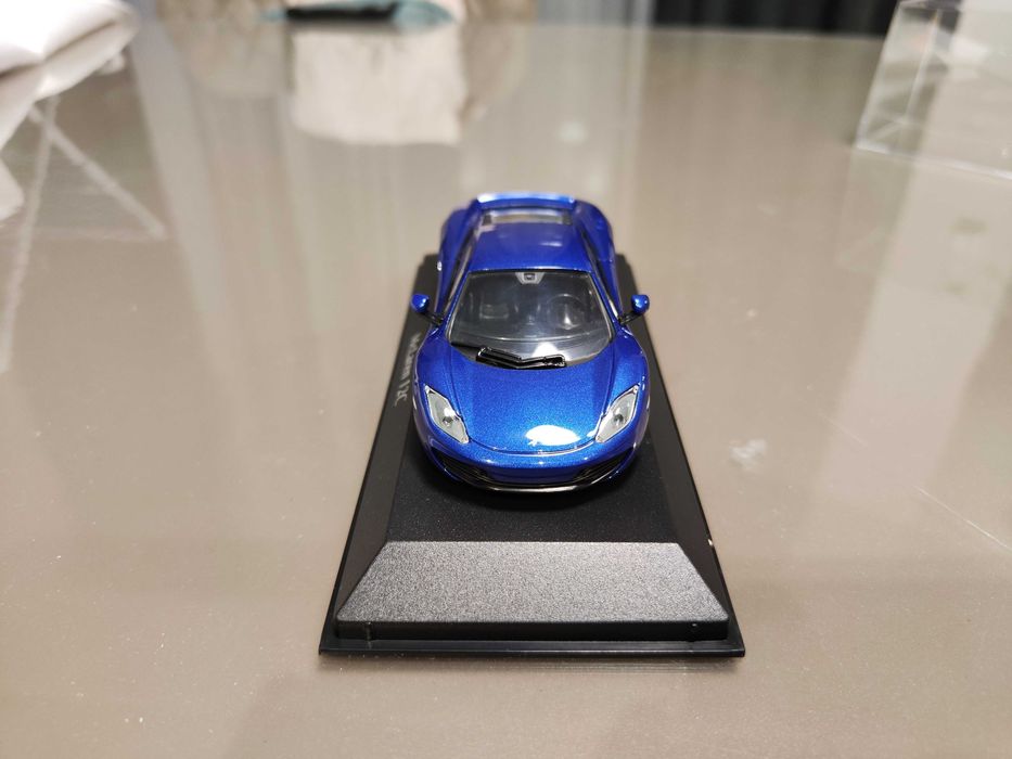 Колекционерски автомобил, Mclaren 12C Roadcar (2011), Minichamps 1:43