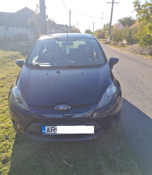 Vând Ford Fiesta 1.25 benzină - An 2012 - Euro 5