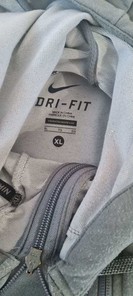 Hanorac dry fit Nike xl