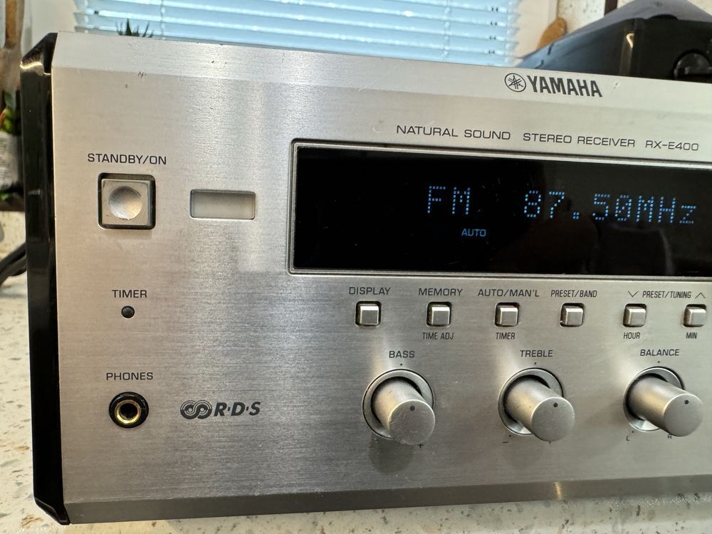Yamaha RX-E400 мини стерео ресивър
