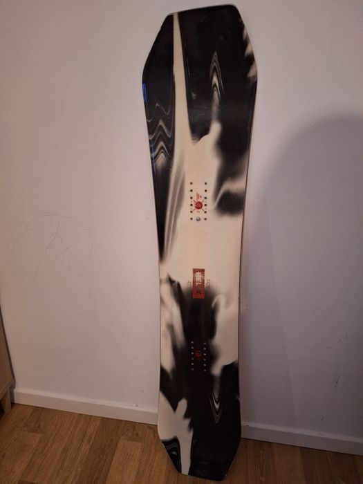 Placa snowboard Ride Helix 141 model 2020