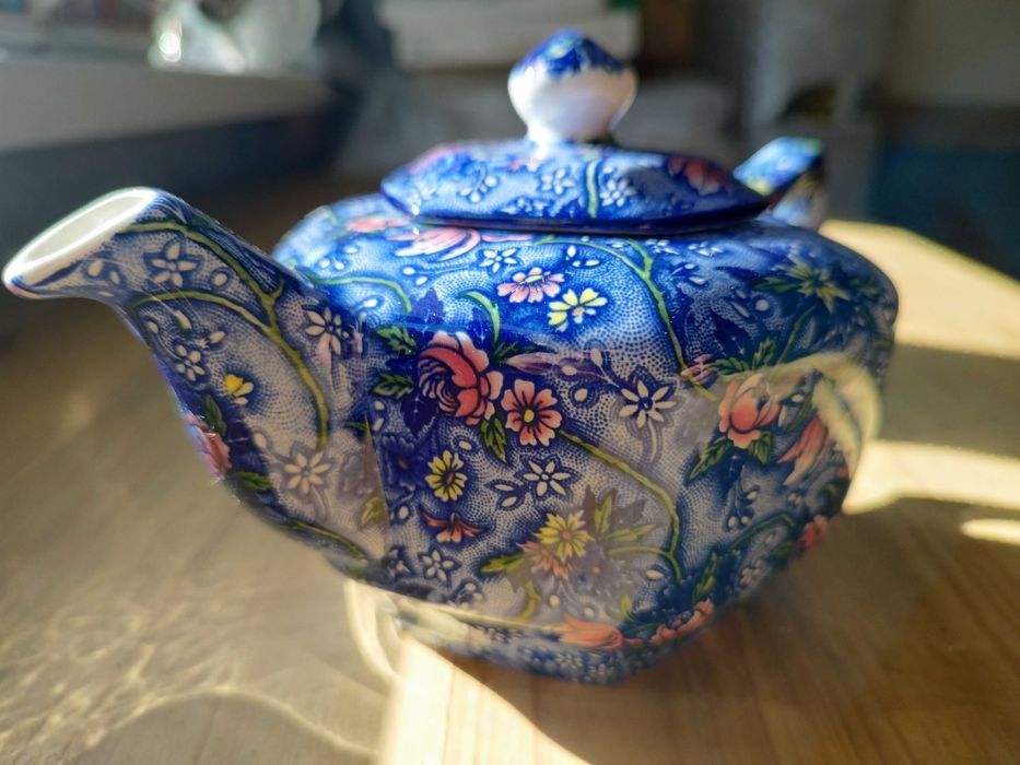 Ретро чайник на Sadler Chintz