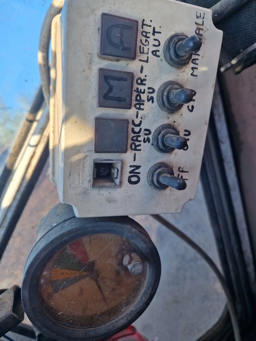 Vand balotiera rotunda marca Volvo