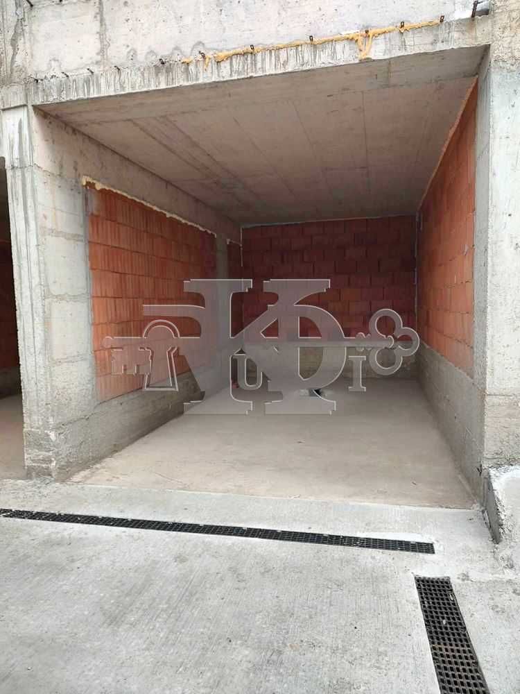 Продава се Гараж / Паркомясто в Добрич, Център - 20 кв.м за 842 €/кв.м - Снимка #1