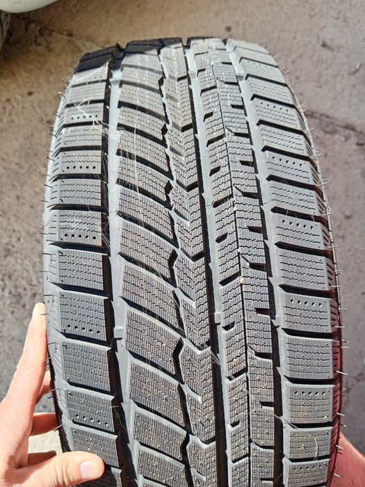 Гума Fortune, зимна 205/55R 16, 1 брой.