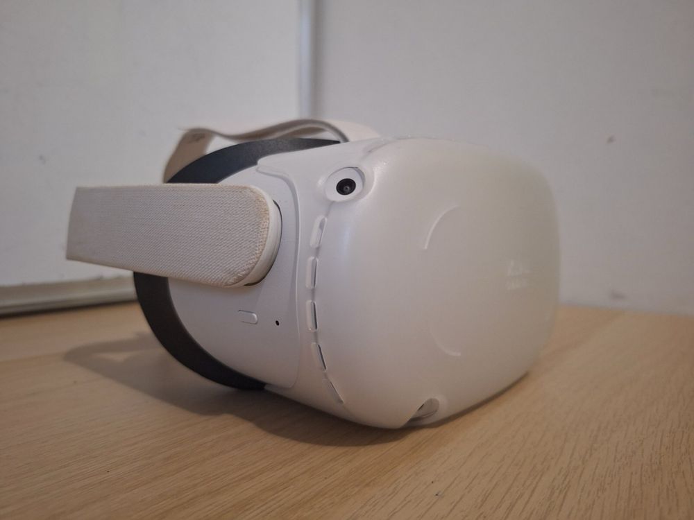 Oculus Quest 2 128gb + стойка/протектори