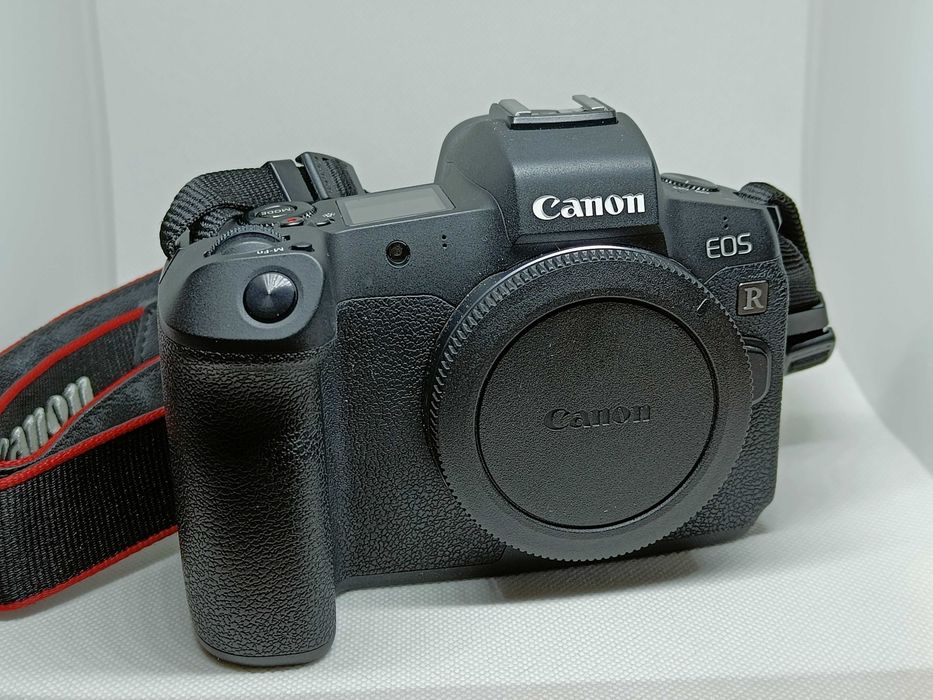 Canon EOS R - doar body - folosit in regim amator - 6702 cadre