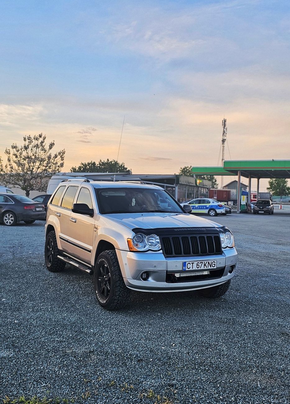 Jeep Grand Gherokee wk 2009 ( vand sau schimb  ofer diferență )