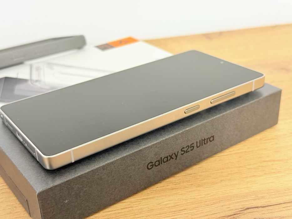 Samsung Galaxy S25 Ultra 512GB перфектен!!!