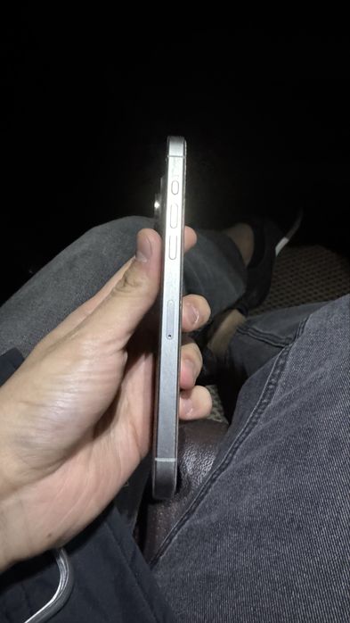 Iphone 15 pro max  срочно