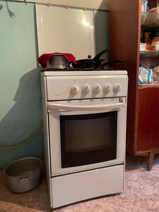 Газовая плита 4 конфорки