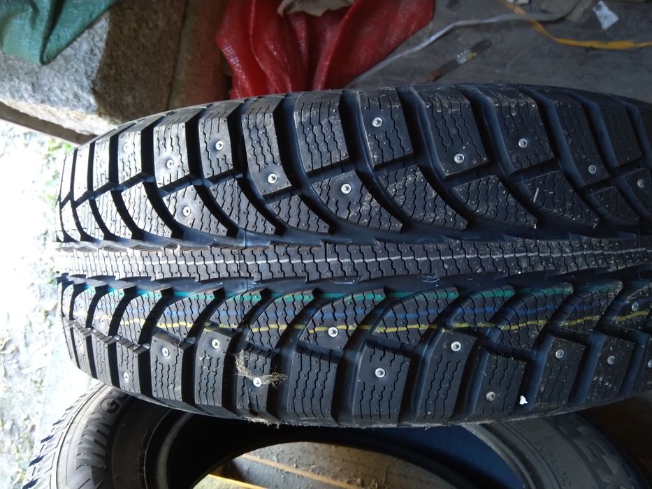 Шины 215/60R16 GT CHAMPIRO шипованные