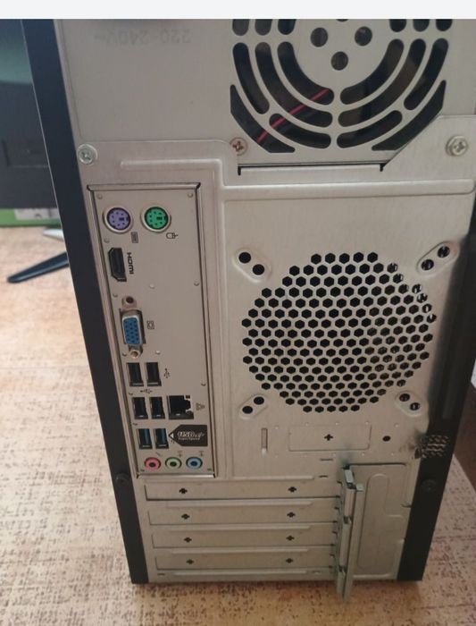 Acer aspire компютър и монитор