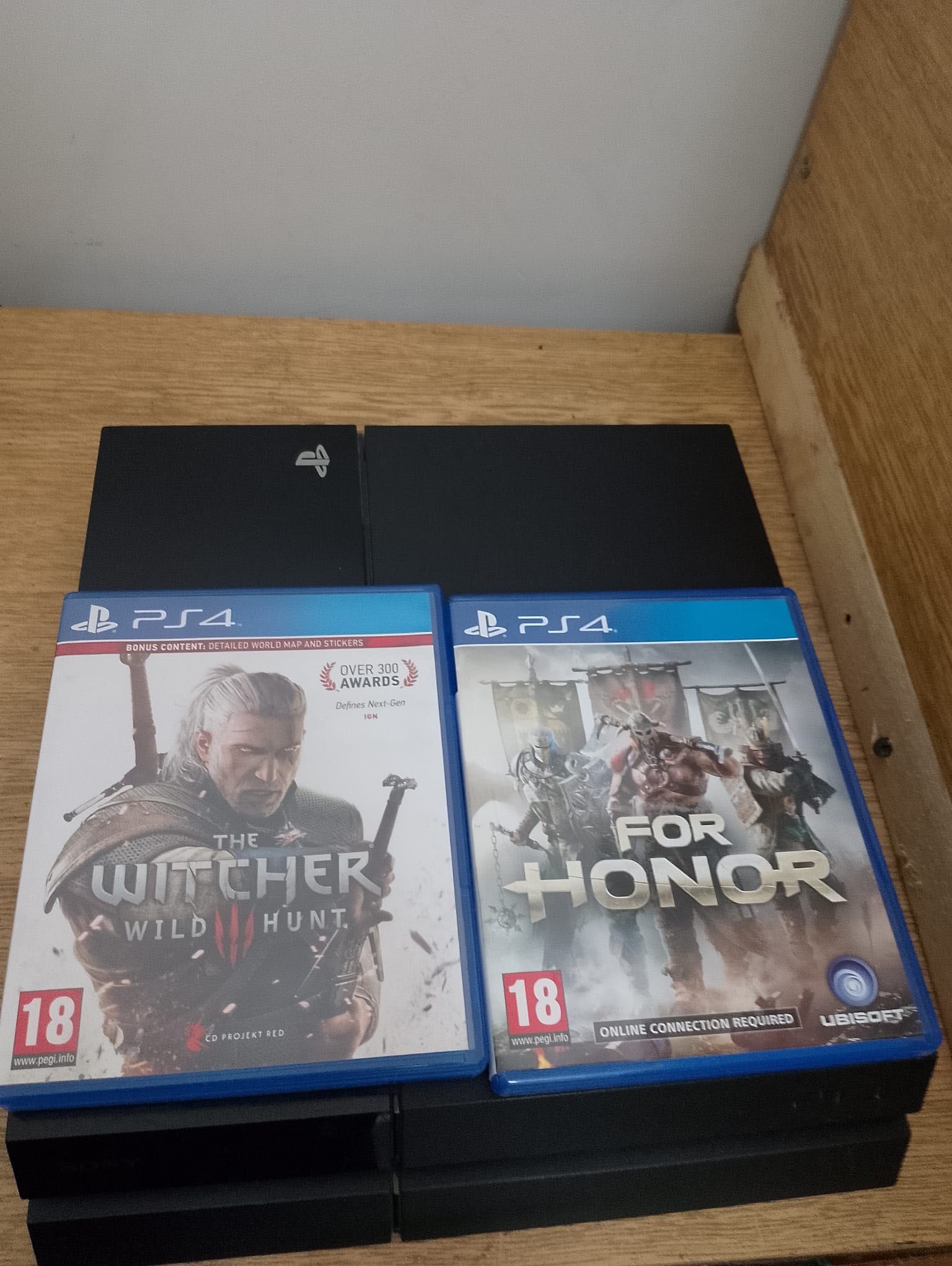 Playstaiton 4 с 2 два джоийстика