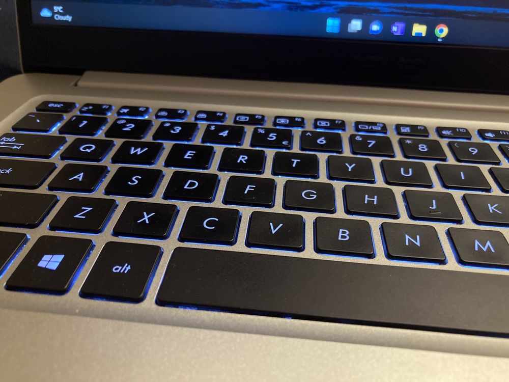 Laptop Asus VivoBook S intel Core i7 8th gen, 16 Gb RAM, 1 TB SSD