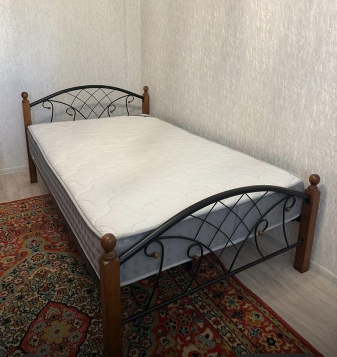 Кровать кованная Малайзия с ортопедическим матрасом  размеры 120х210