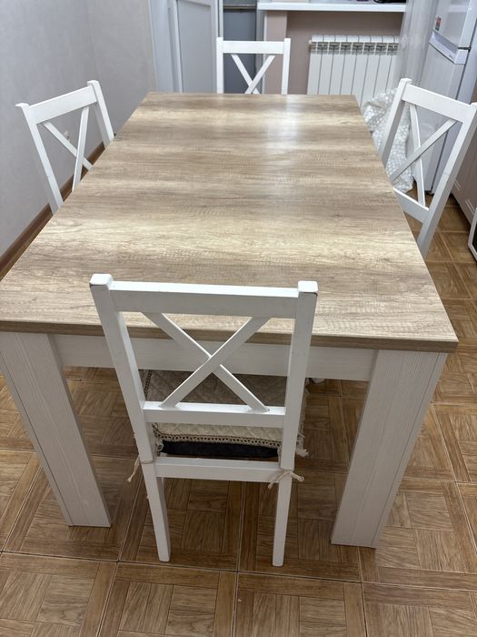 Стол для кухни 0,9м.х1,6м ( 2 м) новый и стулья 4 шт.