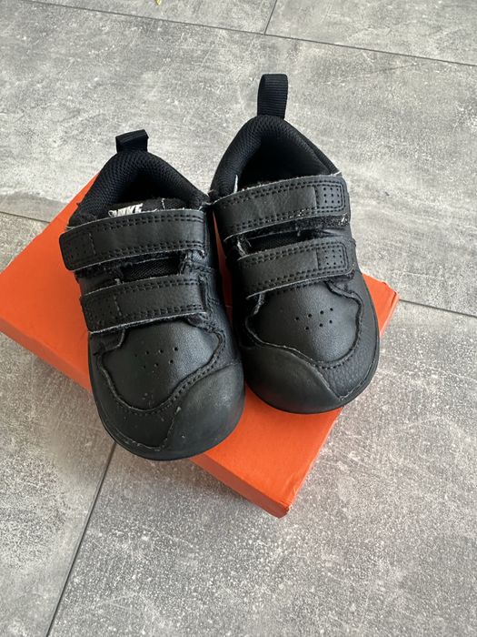 Маратонки nike 22