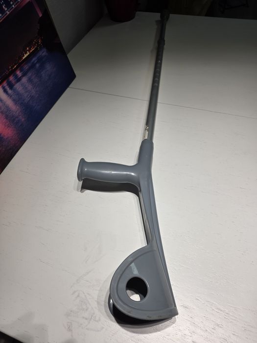 Продам подлокотный костыль
Удобный, регулируемый по высоте, прочный.
С