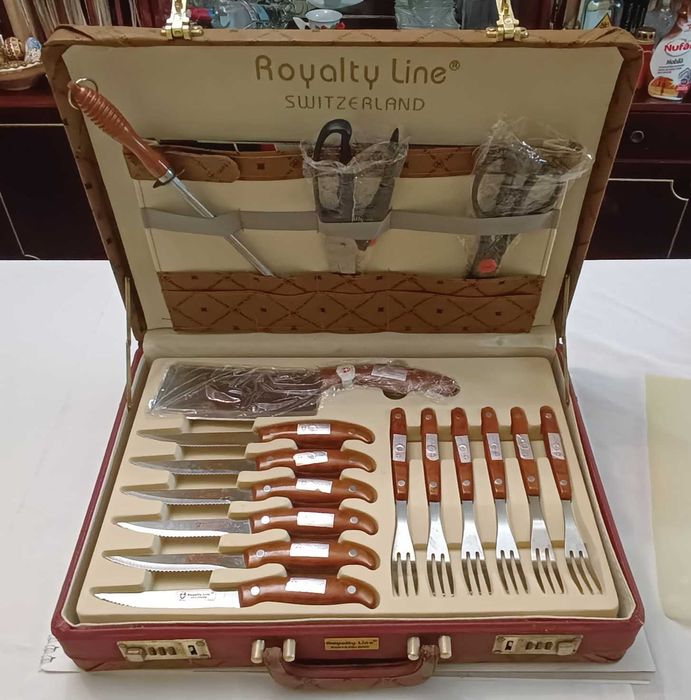 Set cutite Royalty Line Switzerland tacamuri